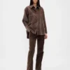 Corduroy broek met middelhoge taille en uitlopende pijpen