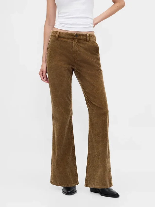 Corduroy broek met middelhoge taille en uitlopende pijpen