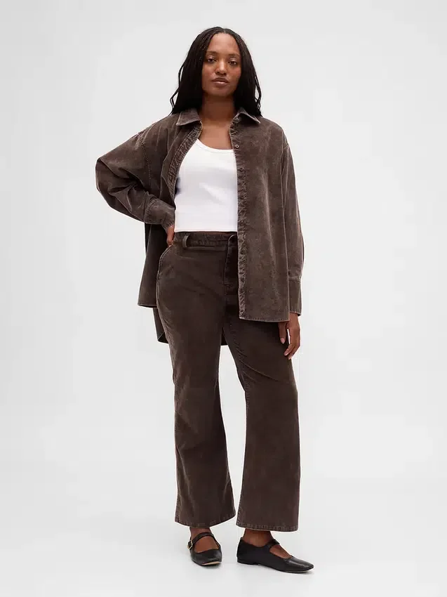 Corduroy broek met middelhoge taille en uitlopende pijpen