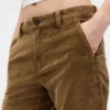 Corduroy broek met middelhoge taille en uitlopende pijpen