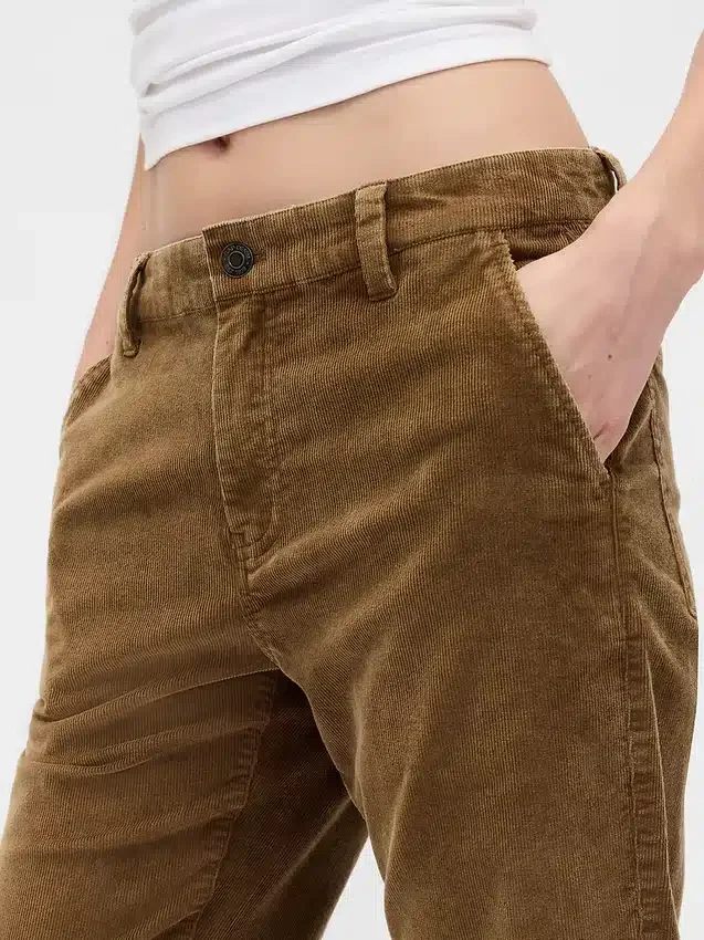 Corduroy broek met middelhoge taille en uitlopende pijpen