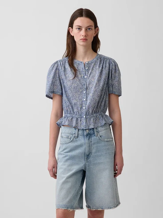 Crop-top met peplum en knoopsluiting aan de voorkant