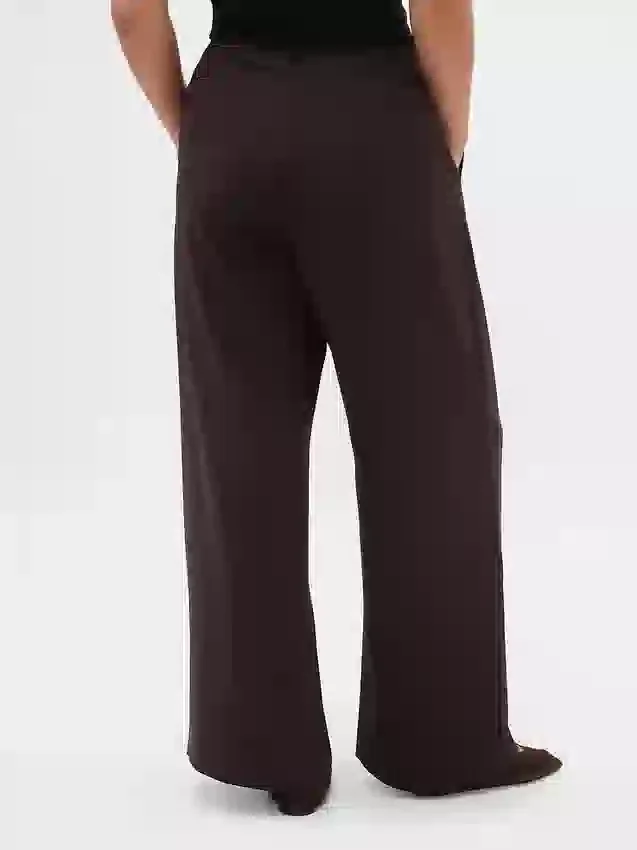 Curvy 365 hooggetailleerde broek met plooien