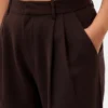 Curvy 365 hooggetailleerde broek met plooien