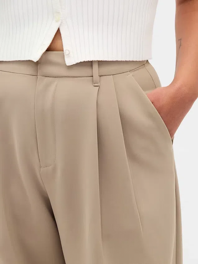 Curvy 365 hooggetailleerde broek met plooien