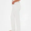 Curvy High Rise '90s Slim Straight-Jeans