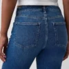 Curvy High Rise '90s Slim Straight-Jeans