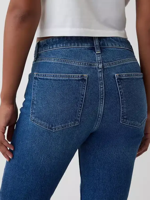 Curvy High Rise '90s Slim Straight-Jeans