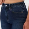 Curvy High Rise '90s Slim Straight-Jeans