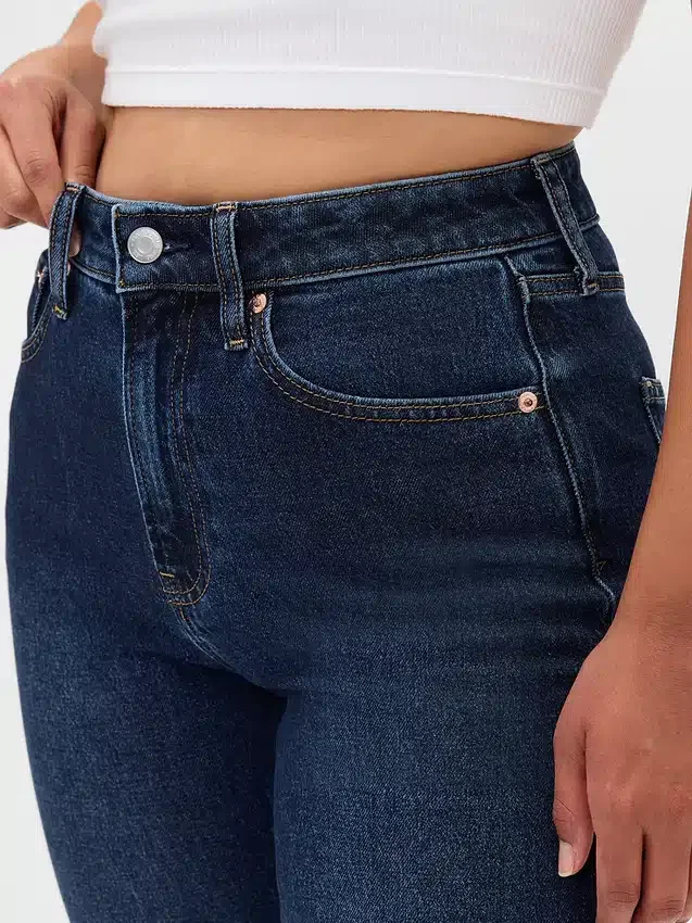 Curvy High Rise '90s Slim Straight-Jeans