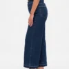 Curvy high-rise jeans met wijde pijpen tot aan de enkels