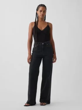Curvy jeans met hoge taille en wijde pijpen