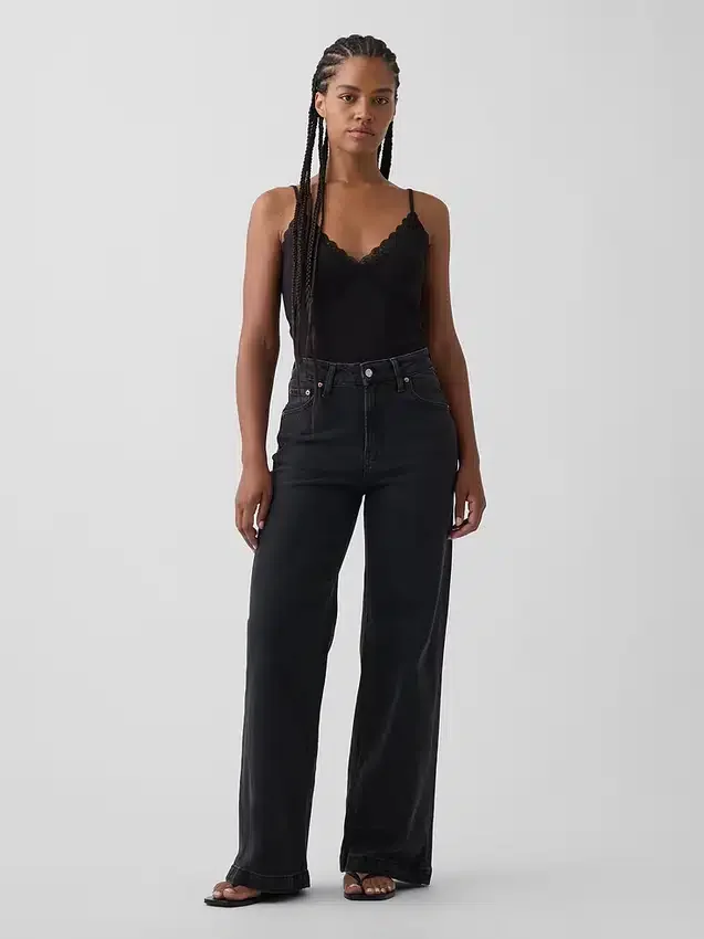 Curvy jeans met hoge taille en wijde pijpen