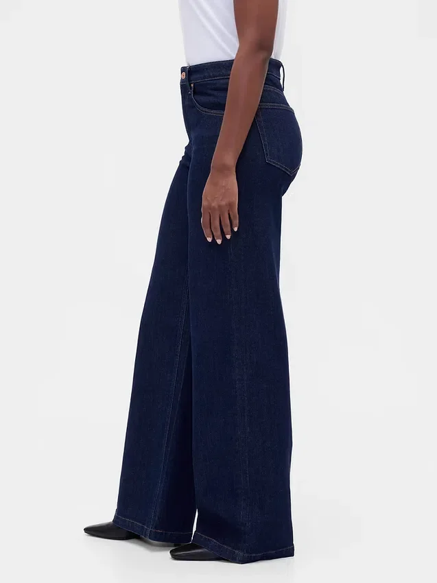 Curvy jeans met hoge taille en wijde pijpen