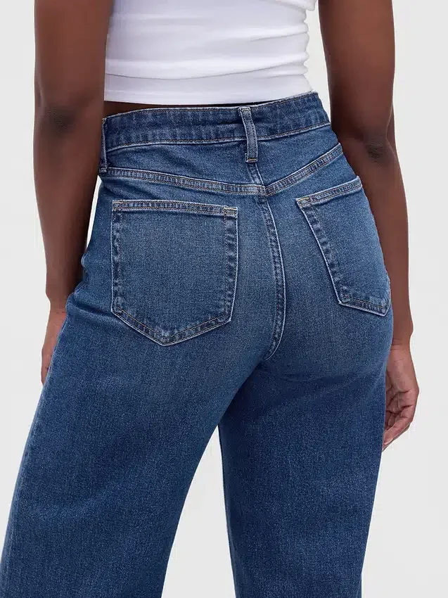 Curvy jeans met hoge taille en wijde pijpen