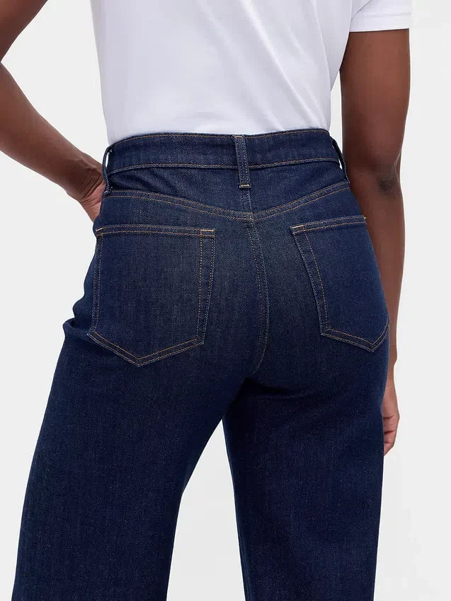 Curvy jeans met hoge taille en wijde pijpen