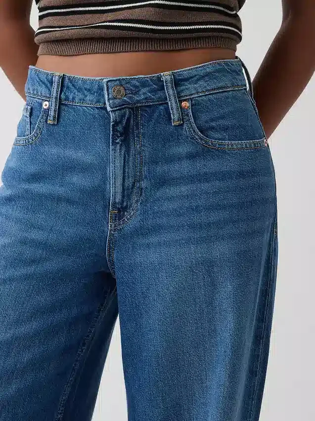 Curvy mid-rise ultrazachte baggy Jeans