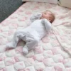De Gilded Bird Spring Toile gewatteerde speelmat