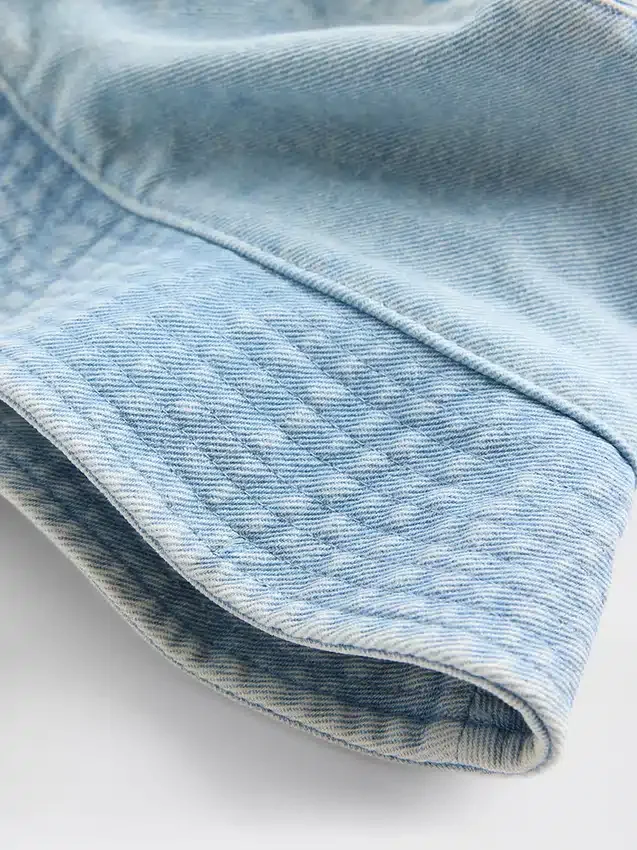 Denim buckethoed