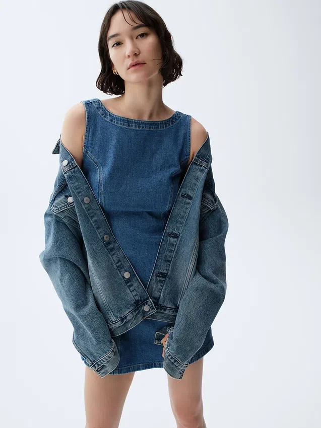 Denim mini-jurk met boothals en open rug