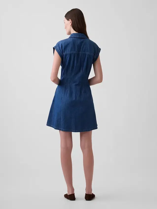 Denim mini-shirtjurk met plooien