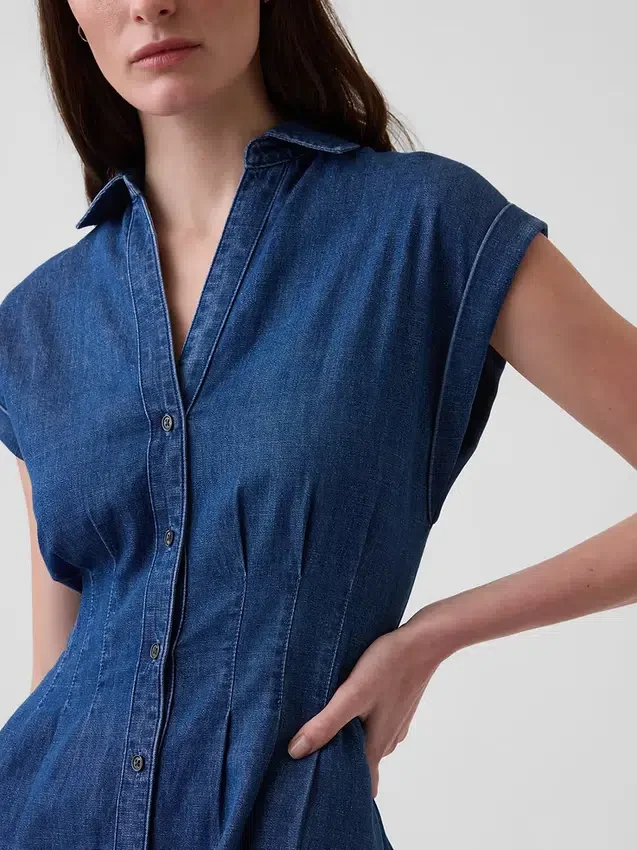 Denim mini-shirtjurk met plooien