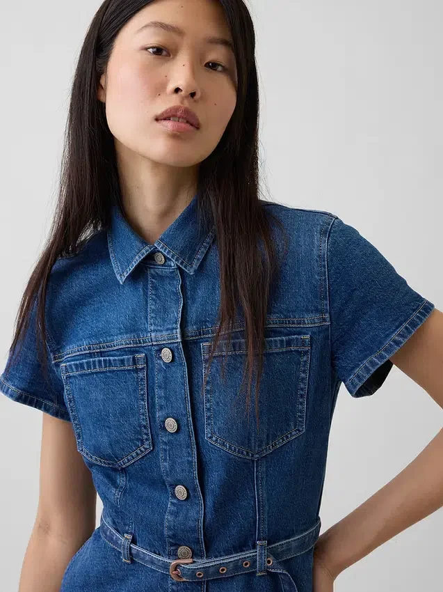 Denim mini-shirtjurk met riemen