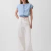Denim top met kapmouwtjes, cropped model en knoopsluiting aan de voorkant