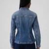 Denimjasje met getailleerde pasvorm