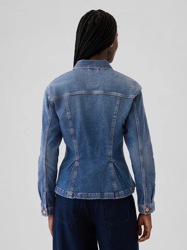 Denimjasje met getailleerde pasvorm