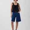 Denimkorte broek met middelhoge taille en lange pijpen