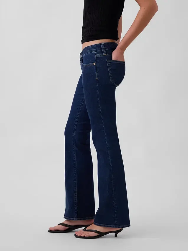 Extra lage taille, lange en slanke Jeans