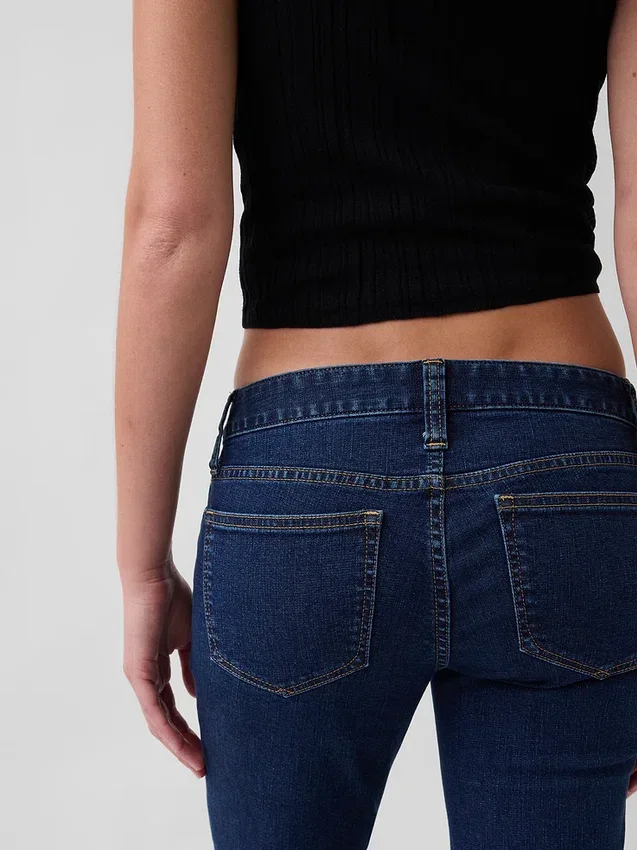 Extra lage taille, lange en slanke Jeans