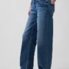 Extra lage taille, loszittende Jeans in jaren '90-stijl