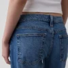 Extra lage taille, loszittende Jeans in jaren '90-stijl