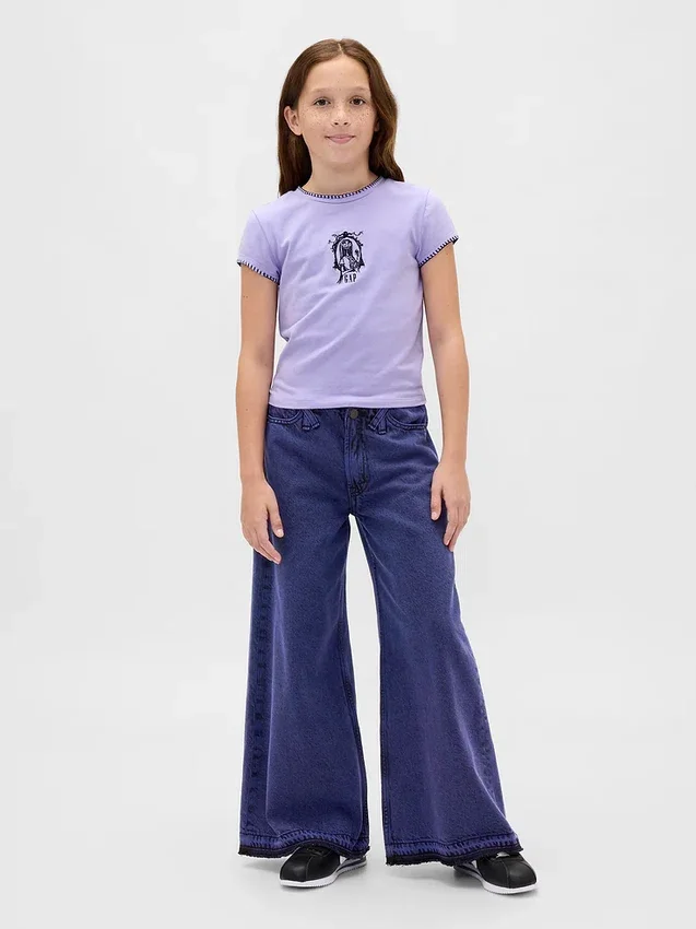 Gap × Disney Tim Burton’s The Nightmare Before Christmas kinder-T-shirt met print in gekrompen pasvorm
