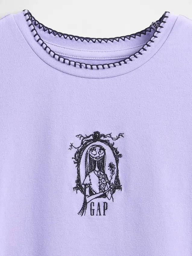 Gap × Disney Tim Burton’s The Nightmare Before Christmas kinder-T-shirt met print in gekrompen pasvorm