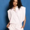 Gap × Hfr ultrazacht denimoverhemd met brede schouders uit de collectie van Nicole Benefield