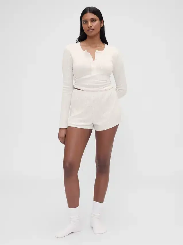 GAP × Summer Fridays korte broek met pointelle-patroon