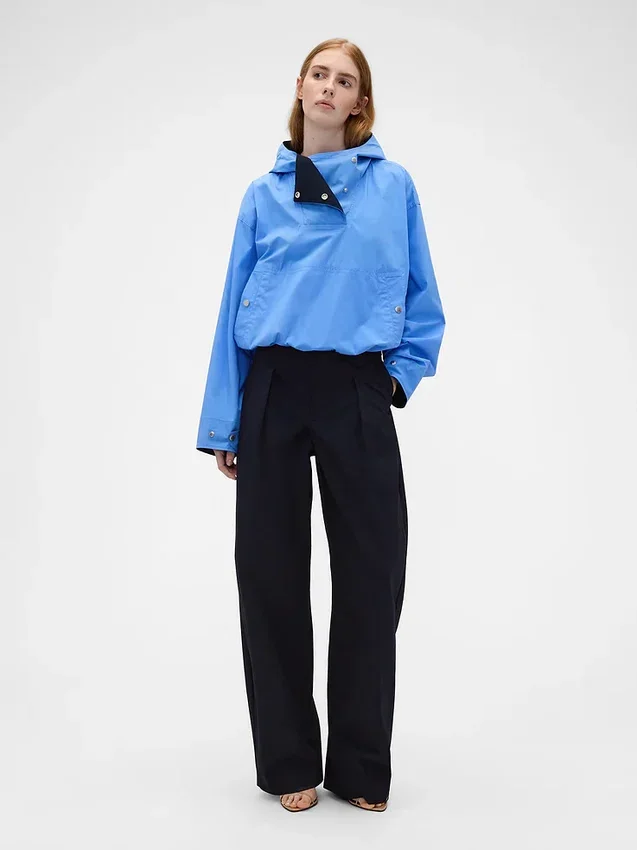 GAP × Victoria Beckham hooggetailleerde broek met plooien en gebogen zoom