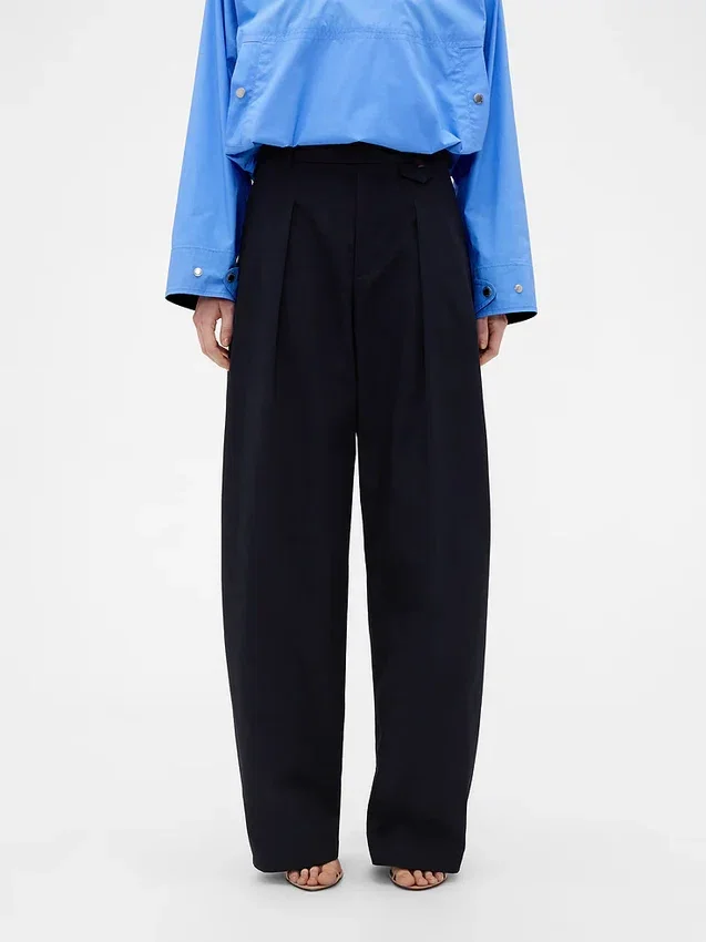 GAP × Victoria Beckham hooggetailleerde broek met plooien en gebogen zoom