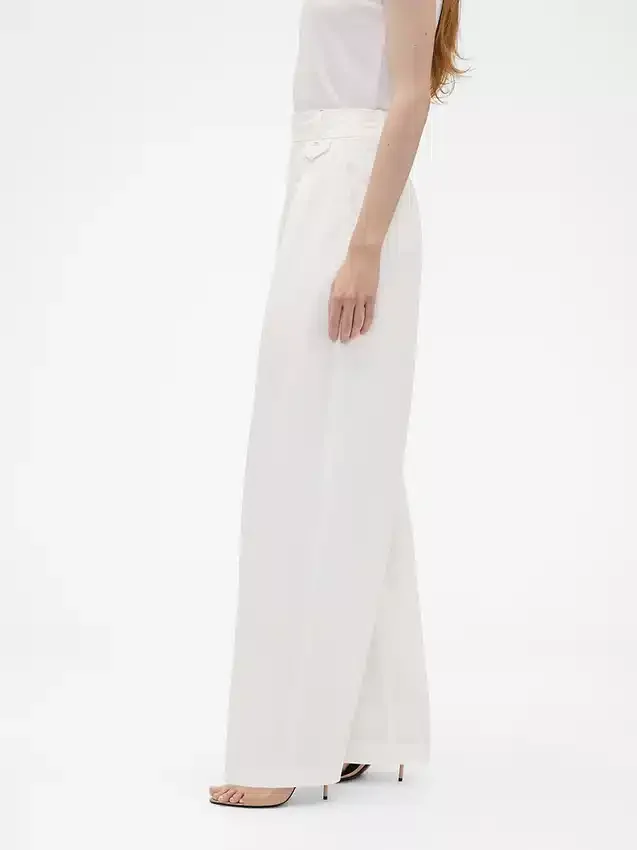 GAP × Victoria Beckham hooggetailleerde broek met plooien en gebogen zoom