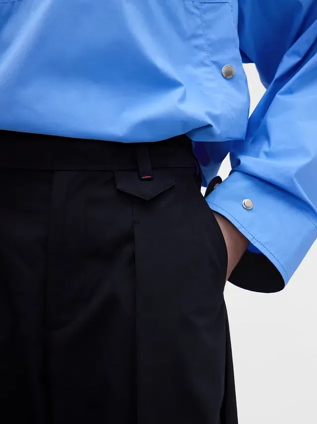 GAP × Victoria Beckham hooggetailleerde broek met plooien en gebogen zoom