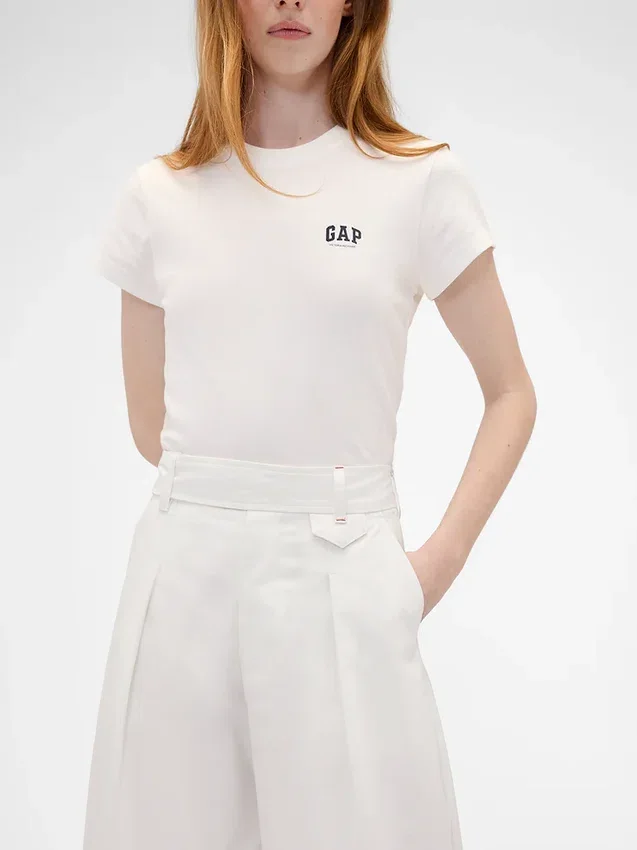 GAP × Victoria Beckham hooggetailleerde broek met plooien en gebogen zoom