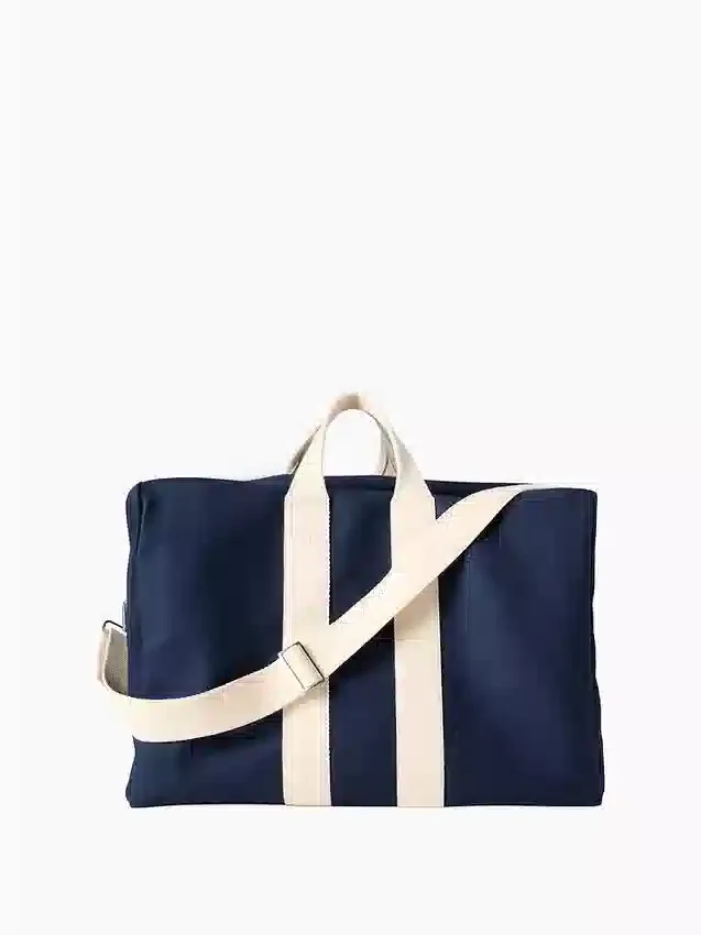 GAP × Victoria Beckham oversized weekendtas