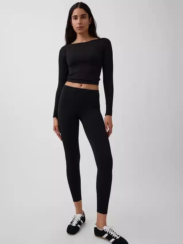 GapFit glad T-shirt met boothals