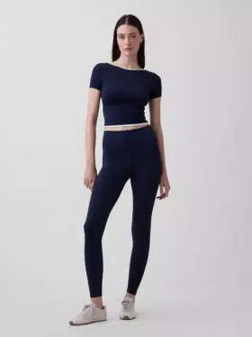 GapFit Smooth omkeerbare crop-top met overslag