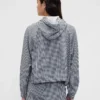 GapFit Tech Gingham windjack