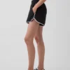 GapFit Tech hardloopkorte broek met hoge taille