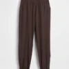 GapFit Tech joggingbroek met hoge taille en rits aan de zoom